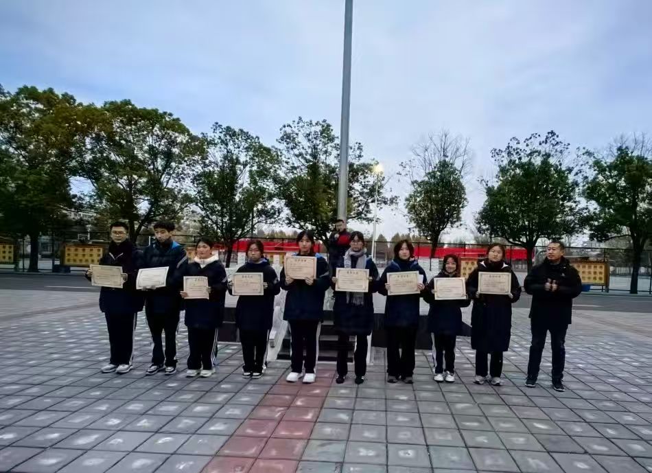 继承先烈精神  砥砺前行圆梦  图片(图9)